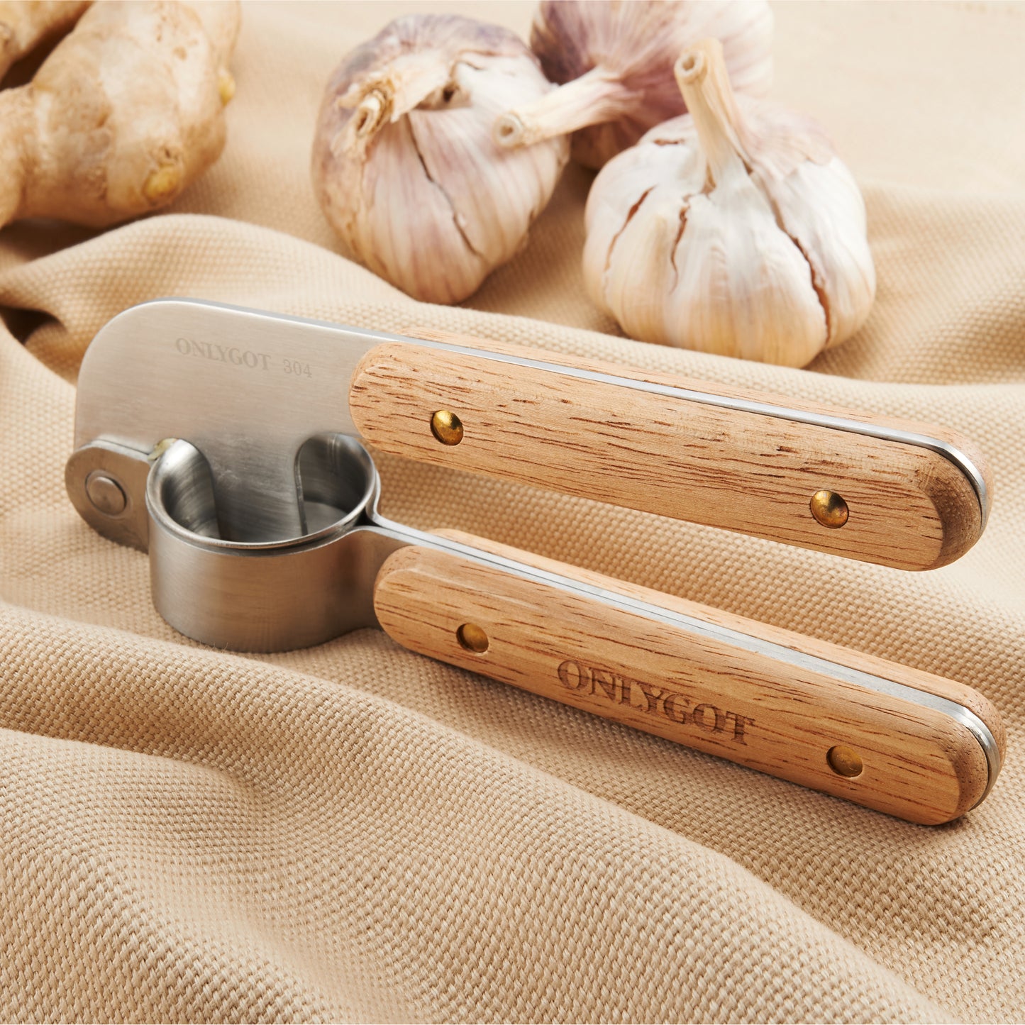 Onlygot Garlic Press Stainless Steel Garlic Crusher Wood Handle Garlic Mincer and Ginger Press